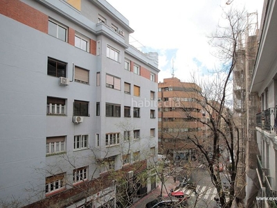 Alquiler piso amueblado con ascensor, calefacción y aire acondicionado en Madrid