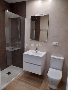Alquiler piso apartamento de obra nueva con trastero incluido y pk opcional en cerdanyola en Mataró