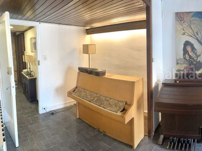 Alquiler piso calle muntaner, 2 habitaciones ( 1 doble), cocina office, baño, balcón doble, trastero en Barcelona