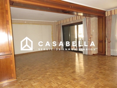 Alquiler piso casabella vende y alquila vivienda en pla del remei de 264 m2 con plaza de garaje. en Valencia
