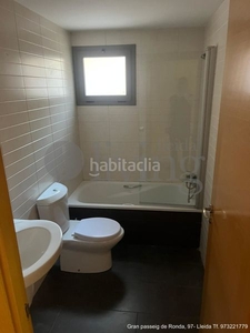 Alquiler piso con 2 habitaciones con ascensor, calefacción y aire acondicionado en Lleida