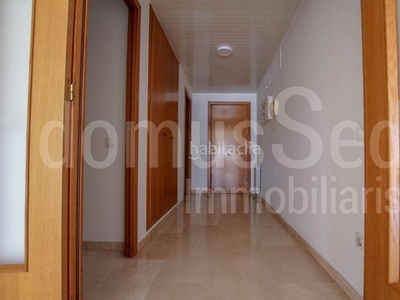 Alquiler piso con 3 habitaciones con ascensor, calefacción, aire acondicionado y vistas al mar en Montgat