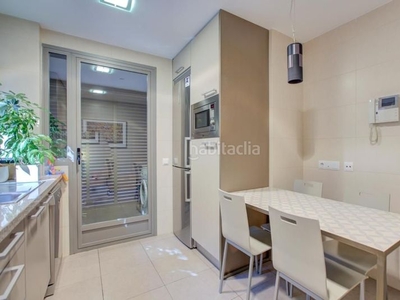 Alquiler piso con 3 habitaciones con ascensor, parking, piscina, calefacción y aire acondicionado en Rozas de Madrid (Las)