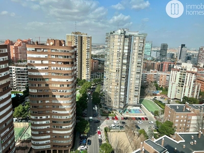 Alquiler piso en alquiler , con 164 m2, 3 habitaciones y 3 baños, piscina, garaje, ascensor, amueblado, aire acondicionado y calefacción calefacción individual. en Madrid