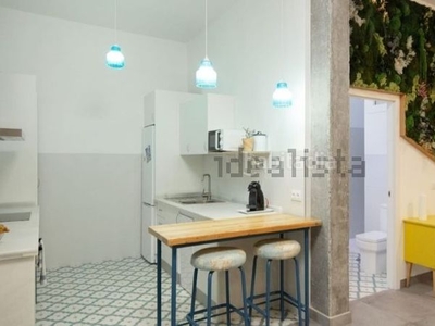 Alquiler piso en calle beethoven 4 piso amueblado con calefacción y aire acondicionado en Sevilla
