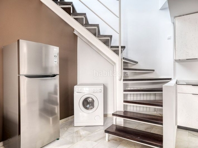 Alquiler piso en calle de santa brígida 19 descubre lo mejor , con este apartamento de un dormitorio en chueca justicia con vistas a la ciudad desde el balcón. es muy fácil llegar y empezar a vivir en este esmeradamente piso amueblado de blueground con su cocina totalmente equipada en Madrid