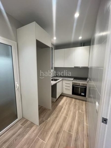 Alquiler piso en carrer de la diputació 460 piso de tres habitaciones ,dos baños , ocasión en Barcelona