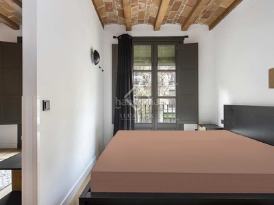 Alquiler piso en excelentes condiciones de 2 dormitorios y terraza en alquiler en eixample derecho en Barcelona