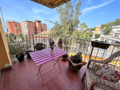 Alquiler piso fabuloso piso con vistas en monte sancha. en Málaga