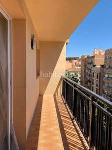 Alquiler piso gran piso de 4 dormitorios y 2 baños en Málaga