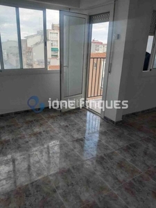 Alquiler piso ione finques ofrece en Sant Pere Nord Terrassa