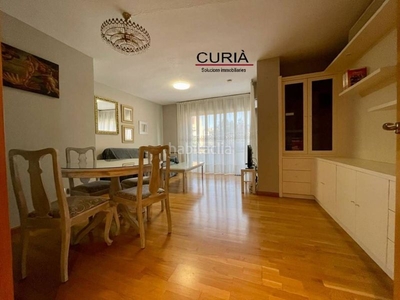 Alquiler piso luminoso piso de alquiler con terraza en zona carrefour con gastos comunidad y agua incluidos. en Lleida