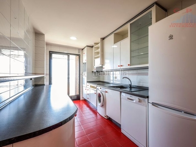 Alquiler piso magnífico y luminoso piso sin amueblar, de 143 m2 y 3 dormitorios, próximo al metro bambú. en Madrid