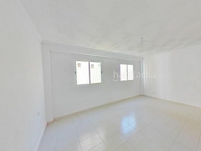 Alquiler piso tercero con 2 habitaciones en Zona Avenida al Vedat Torrent