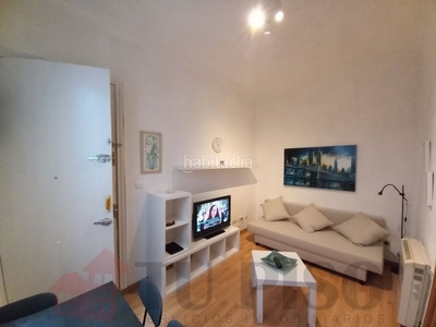Alquiler piso vivienda en primera planta con salón y cocina independiente, en pleno centro en Madrid
