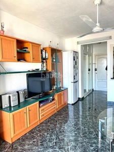 Apartamento con 2 habitaciones amueblado con ascensor, parking, aire acondicionado y vistas al mar en Torremolinos