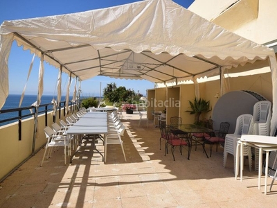 Apartamento con 2 habitaciones con ascensor, parking, piscina, aire acondicionado y vistas al mar en Marbella