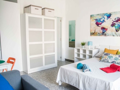 Apartamento estudio independiente en alquiler, Ciutat Vella
