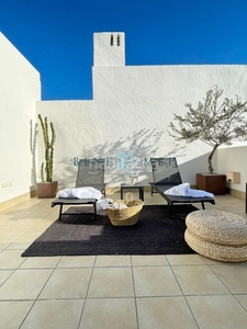 Ático precioso ático con solarium privado y piscina comunitaria en Murcia