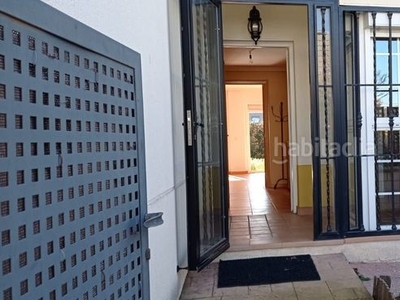 Casa adosada con 4 habitaciones con parking y calefacción en Illescas