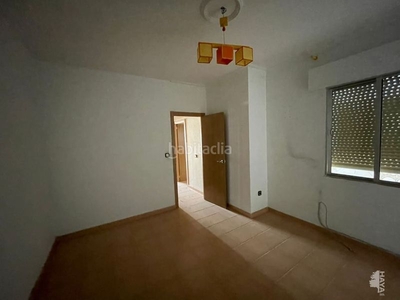 Chalet adosado en venta en calle maestro aparicio, , sevilla en Dos Hermanas