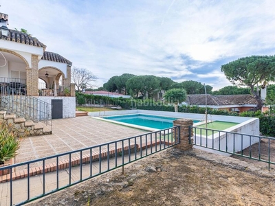 Chalet chale de una planta en pinares de Oromana en Alcalá de Guadaira