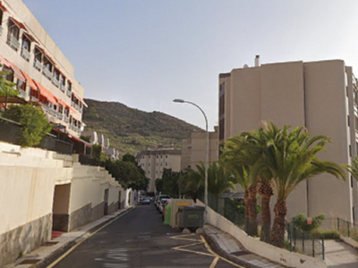Venta de piso con piscina en Residencial Anaga (S. C. Tenerife)
