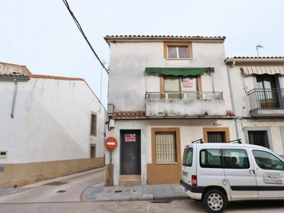 Venta Piso Casar de Cáceres. Piso de tres habitaciones Con terraza