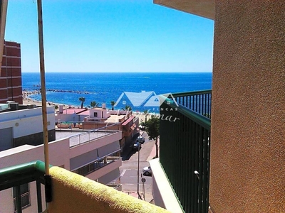 Alquiler Piso Águilas. Piso de dos habitaciones en Calle Pizarro. Buen estado cuarta planta con terraza