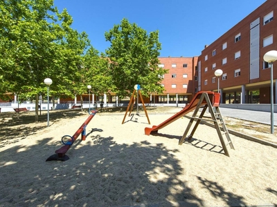 Alquiler Piso Rivas-Vaciamadrid. Piso de dos habitaciones en Ronda Gloria Fuertes 2. Nuevo plaza de aparcamiento