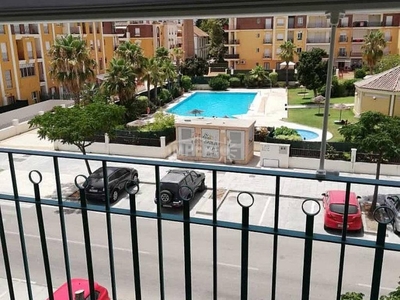 Alquiler Piso Vélez-Málaga. Piso de dos habitaciones Buen estado plaza de aparcamiento con terraza