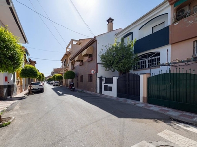 Venta Casa adosada Armilla. Con terraza 178 m²