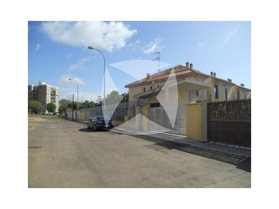 Venta Casa adosada Badajoz. Buen estado plaza de aparcamiento calefacción individual 330 m²