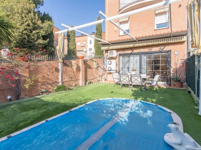 Venta Casa adosada Badalona. Con balcón 231 m²