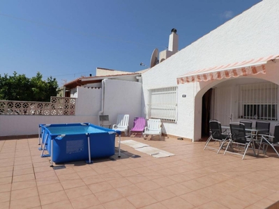 Venta Casa adosada en Adelfas Calp. Buen estado calefacción individual 120 m²