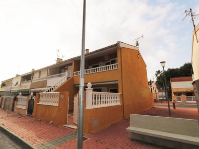 Venta Casa adosada en Bergantin Hernan Cortes 28 Torrevieja. Con terraza 89 m²