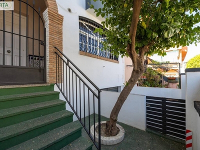 Venta Casa adosada en Boabdil Armilla. Con terraza 210 m²