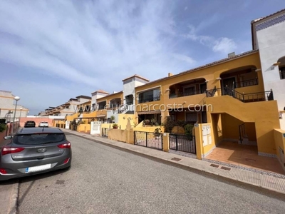 Venta Casa adosada en Calle CLAVELINA Los Montesinos. Buen estado con terraza 60 m²