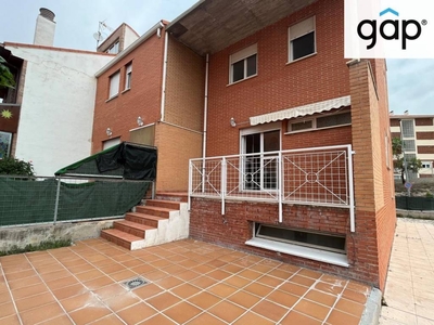 Venta Casa adosada en Calle del Coronel Algarra Cuenca. 160 m²