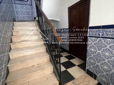 Venta Casa adosada en Calle PALACIOS Lucena. A reformar con balcón calefacción individual 300 m²