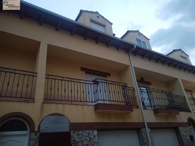 Venta Casa adosada en Lanchares Sotillo de La Adrada. Con terraza 150 m²