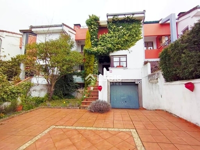 Venta Casa adosada en Los Brezos Llanera. Buen estado con terraza 246 m²