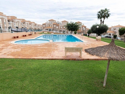 Venta Casa adosada en Luis de Gongora s/n Torrevieja. Buen estado 68 m²