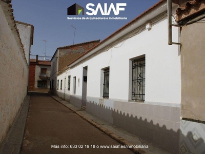 Venta Casa adosada en Magallanes 3 Ossa de Montiel. Buen estado 118 m²