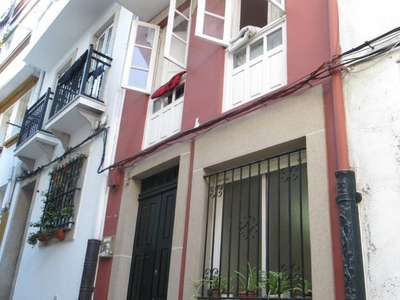 Venta Casa adosada en Rúa Lanzós Betanzos. A reformar 129 m²