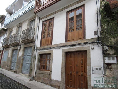 Venta Casa adosada en Rúa Nova Betanzos. Muy buen estado con balcón 474 m²