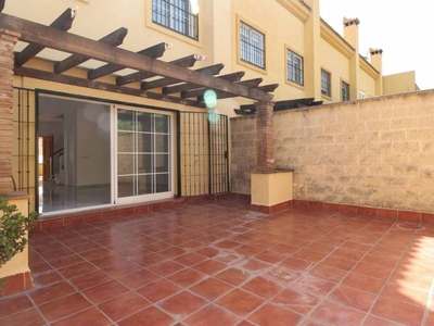 Venta Casa adosada Fuengirola. Buen estado 335 m²