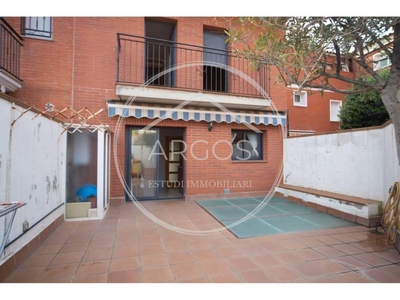 Venta Casa adosada Mataró. Buen estado con terraza 339 m²