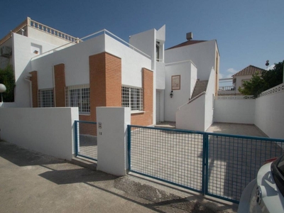 Venta Casa adosada Orihuela. Con terraza 98 m²