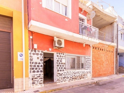 Venta Casa adosada Pilar de la Horadada. Con terraza 114 m²
